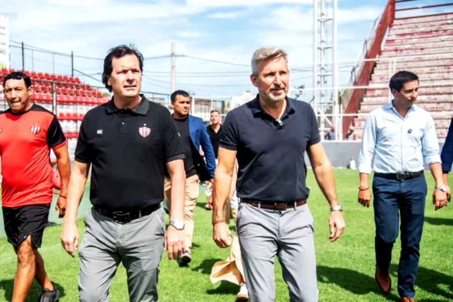 El presidente de Patronato Adri&aacute;n Bruffal, Rogelio Frigerio y Mauricio Colello, secretario General de la Gobernaci&oacute;n.