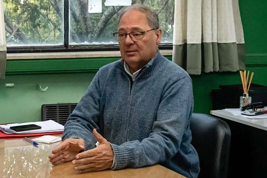 Alfredo Bel tiene contrato como asesor de De Angeli en el Senado además de ser funcionario de Vialidad Provincial