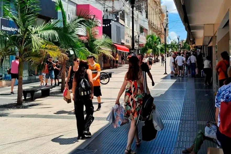 Ventas: El Centro Comercial de Paran&aacute; calific&oacute; de &ldquo;paup&eacute;rrimo&rdquo; al 2025