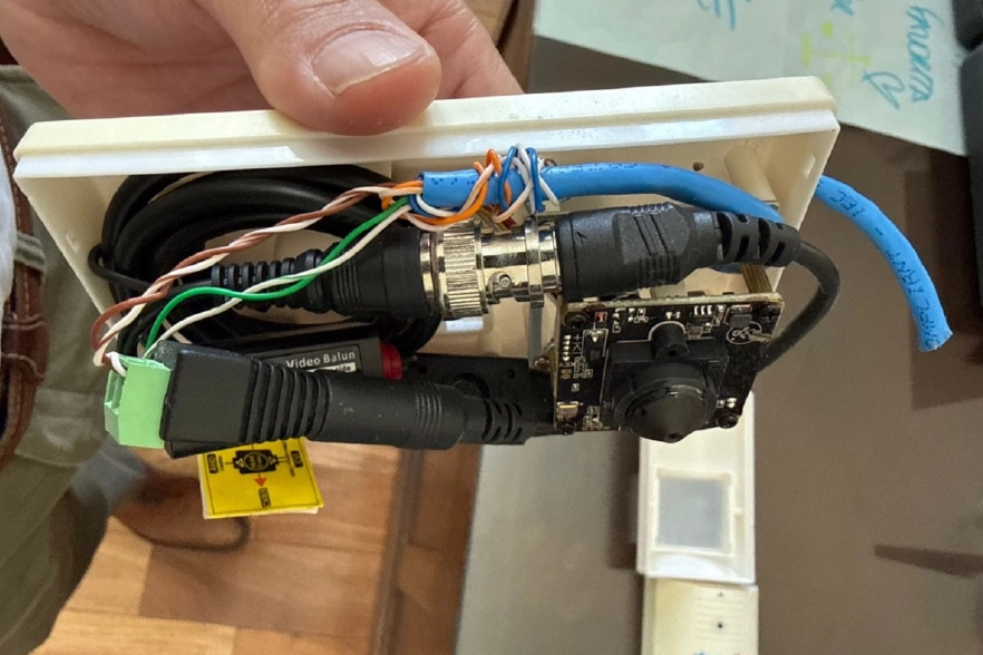 Frigerio denunci&oacute; espionaje en su oficina y en la de Colello