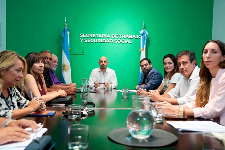 El gobierno cerr&oacute; paritarias con UPCN