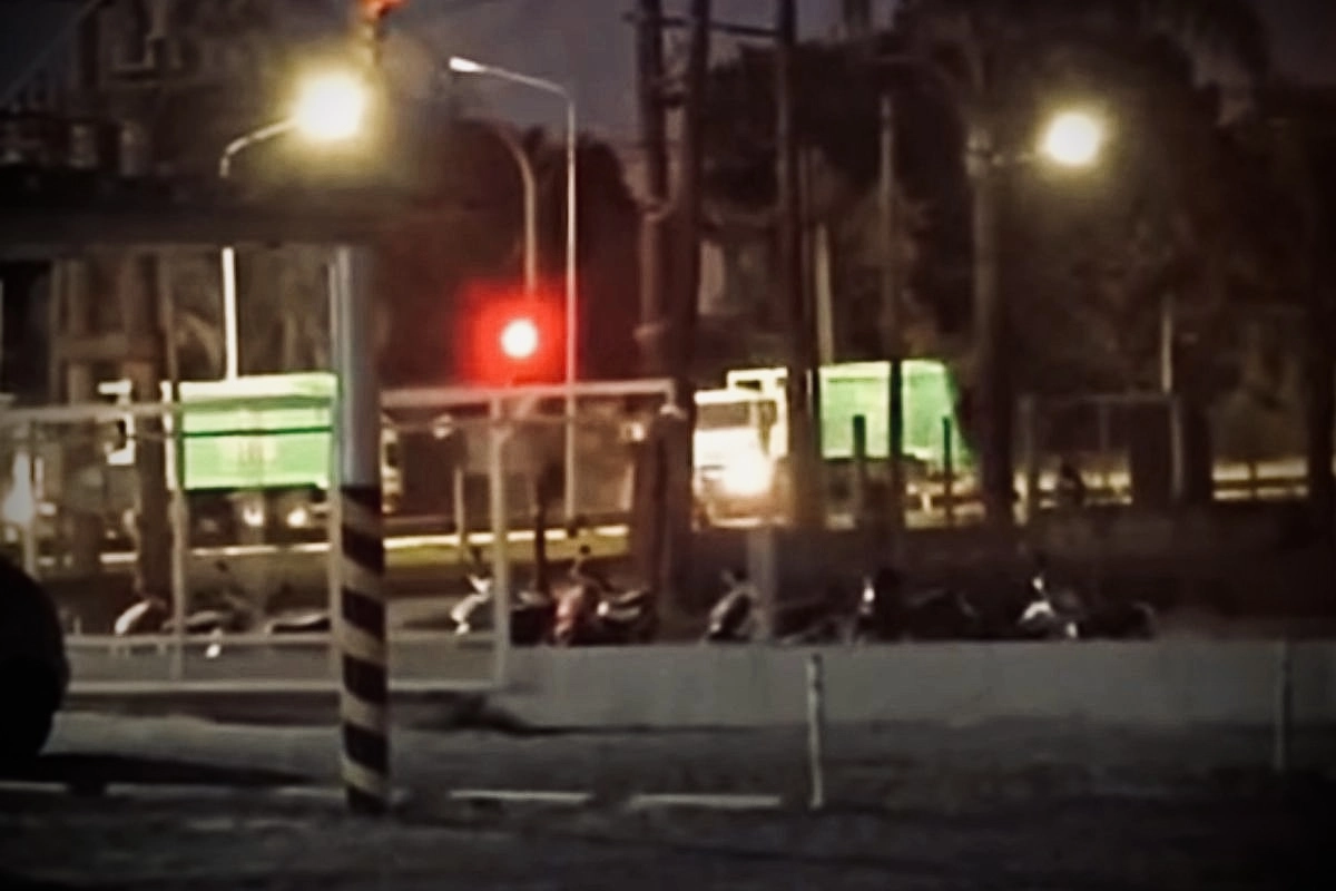 Camiones de la empresa cordobesa circulando por Concordia.