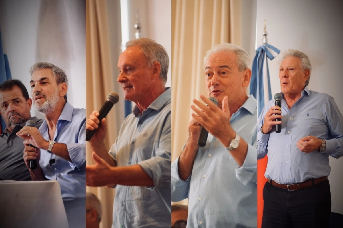 Fabi&aacute;n Boleas, Dar&iacute;o Schneider, Atilio Benedetti y Gustavo Cusinatto durante el encuentro en Villa Elisa.
