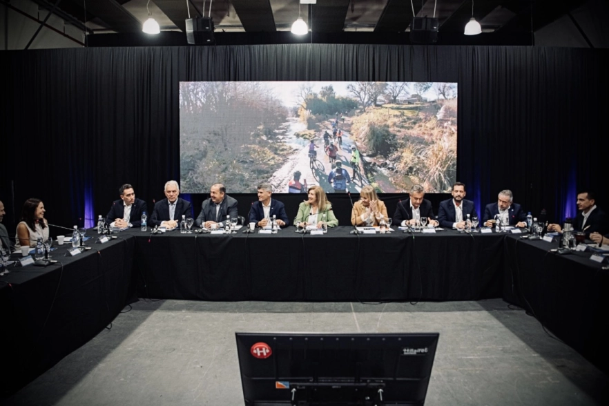 Romero reuni&oacute; a intendentes de todo el pa&iacute;s en Paran&aacute;