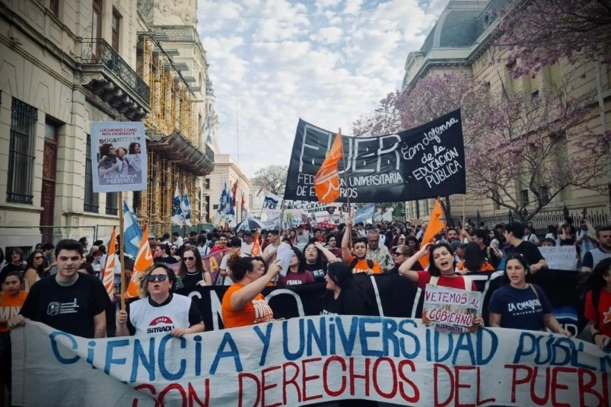 La comunidad universitaria convoc&oacute; a movilizarse en Paran&aacute;