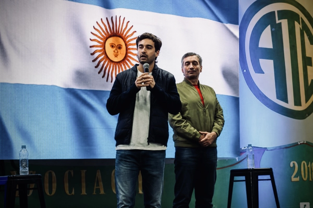 Tom&aacute;s Ledesma, referente de La C&aacute;mpora en Entre R&iacute;os y el diputado nacional M&aacute;ximo Kirchner.