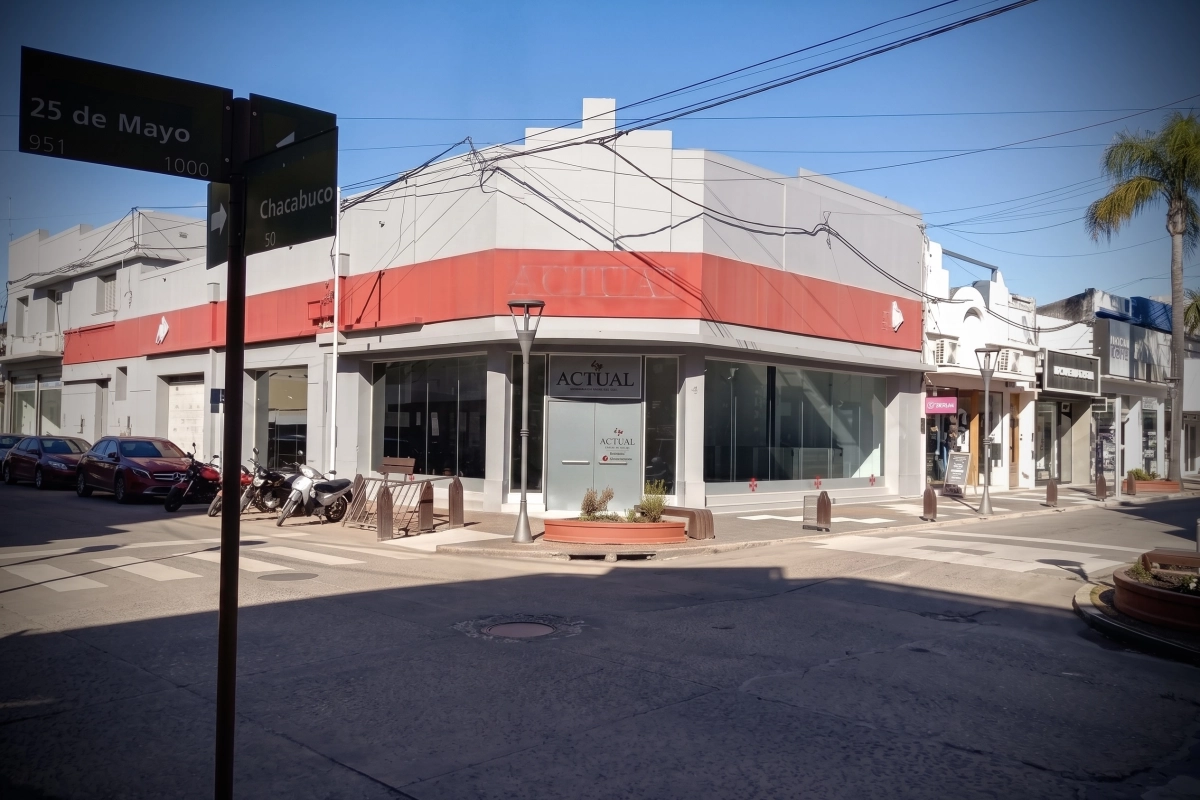 En el centro comercial de Gualeguaych&uacute; hay m&aacute;s de 40 locales vac&iacute;os.
