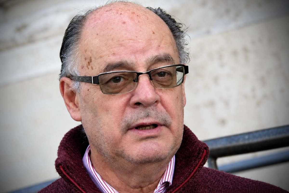 Emilio Mart&iacute;nez Garbino